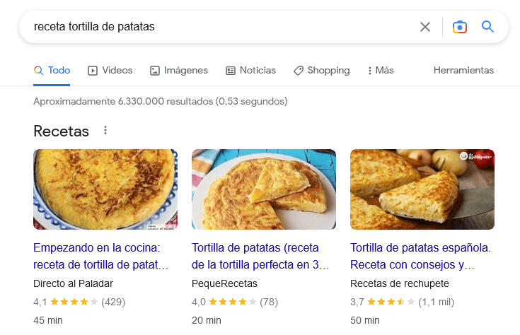 Resultados enriquecidos mostrando caja de búsqueda en Google sobre recetas de tortila de patatas.